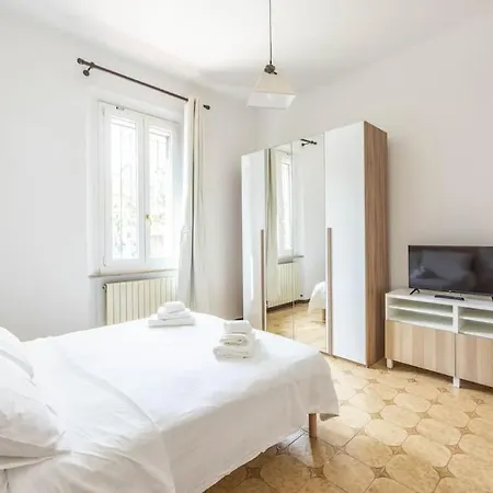 Apartmán Essential - Ambrogio Host Boloňa