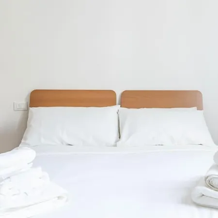 Essential - Ambrogio Host *