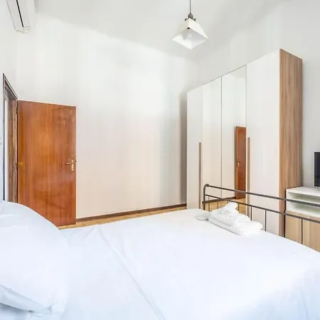 Essential - Ambrogio Host Apartment *