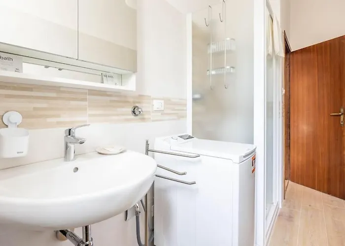 Essential - Ambrogio Host Μπολόνια