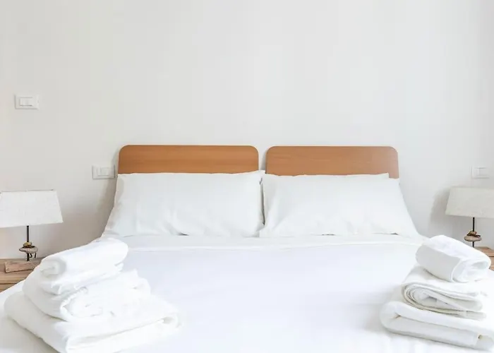 Essential - Ambrogio Host *