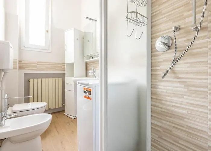 Essential - Ambrogio Host Μπολόνια