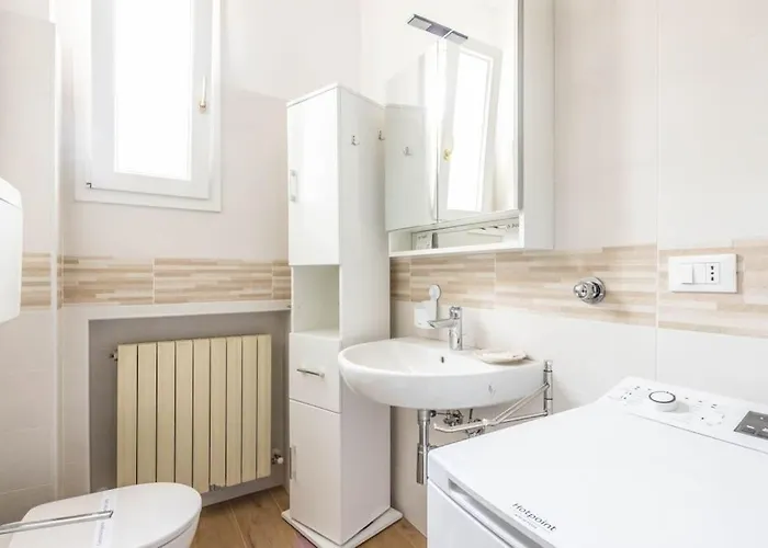 Essential - Ambrogio Host Apartment