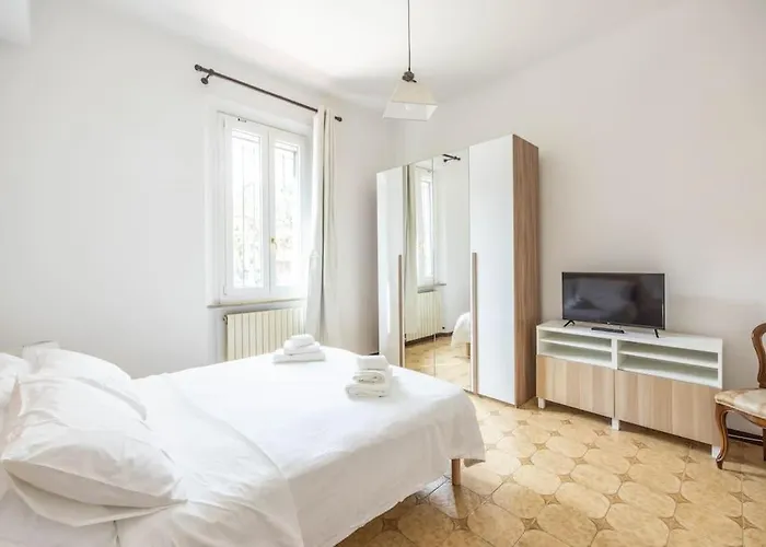 Apartman Essential - Ambrogio Host Bologna